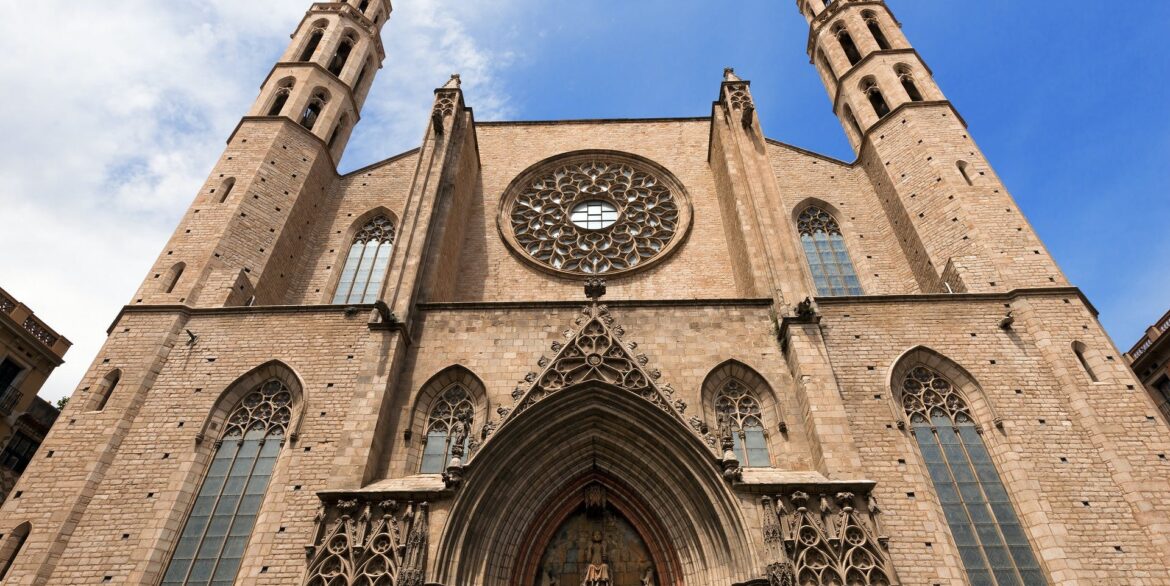 santa-maria-del-mar-basilica-barcelona-spain-jpg_header-245596